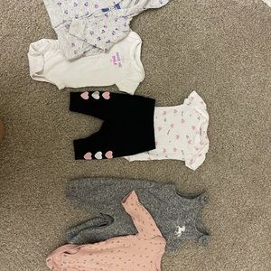 Assortment nb Carter’s Outfits